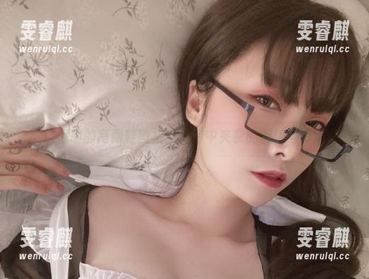 次屁啦的高跟鞋图集：高清中夹杂的惊艳与悸动