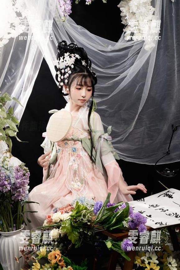 爆机少女喵小吉 那件旗袍下的故事,爆机少女喵小吉的写真魅力瞬间