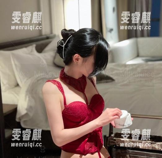 牛奶里的果汁 微密圈 - 短裙?牛奶里的果汁拍的可不只是这个,高清图包带你探索
