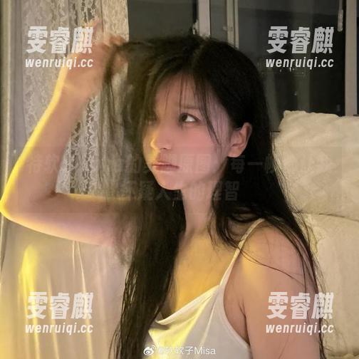 特软儿Sona的美脚原图：每一帧都让我怀疑人生的理智