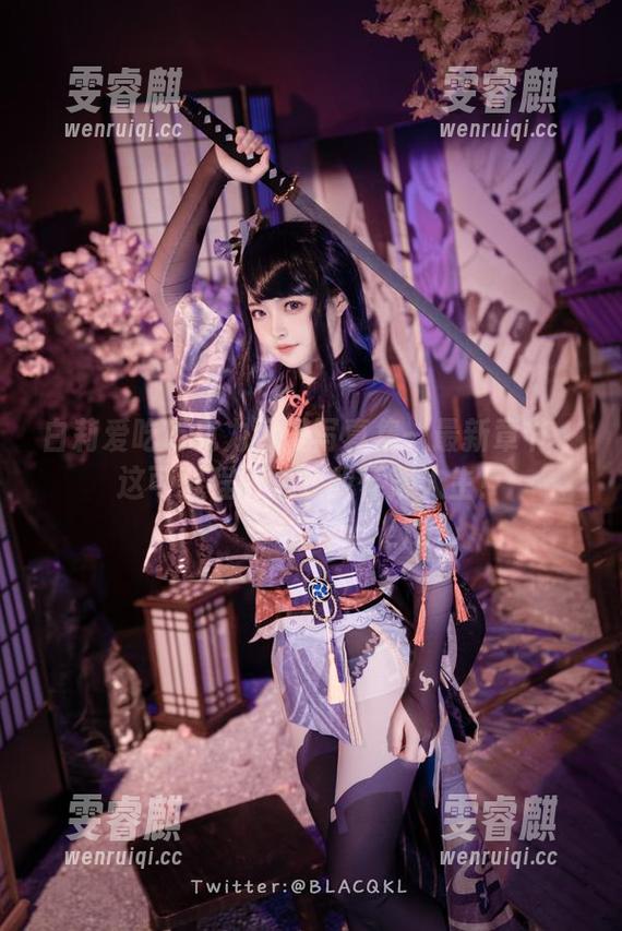 白莉爱吃巧克力 白莉爱吃巧克力可爱写真集—最新章节:这可爱程度,让我怀疑人生!