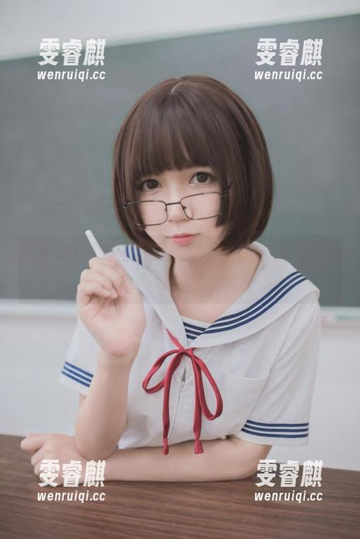白金Saki的浴室死库水，图集中藏着轻松和神秘