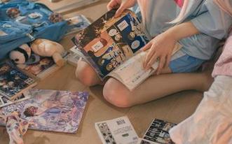 看着神沢永莉的英梨梨修女自拍图包，不知不觉已入迷