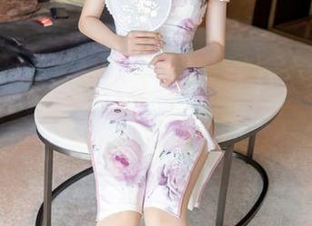 秀人网 - 在线领略卓芷伊EricA的纯白作品，下意识想问：这是作品还是美食？我的肚子在咕噜着求抱歉！