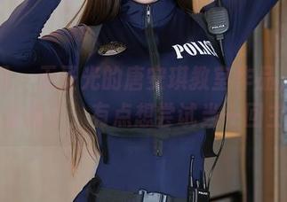 秀人网 - 无圣光的唐安琪教室作品，光线真是太绝了，有点想尝试当一回主角？