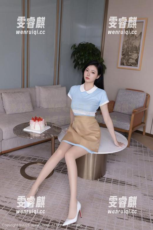 秀人网 - “奶茶味的包子”的私房图集：比基尼与甜蜜的奇妙交融