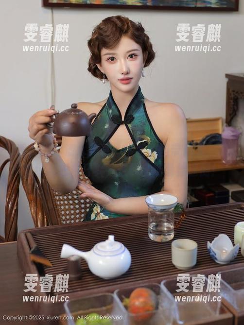 秀人网 - 清水美嘉，学姐原图带你飞，把壁纸当成白日梦，送你全场最佳迷倒！