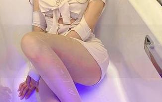 谁能拒绝米线线sama的镂空高清写真集？简直让人眼前一亮。
