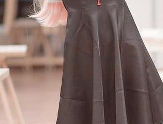 绮太郎最新写真：水手服穿搭让人怀念学生时代，那些青涩的日子。