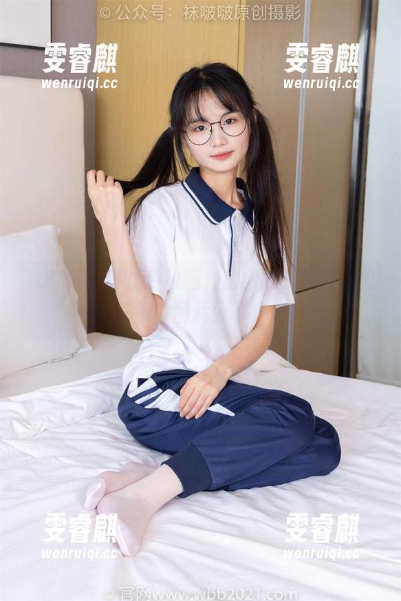 袜啵啵-甜甜圈 袜啵啵 - 不止是校园,甜甜圈的校服裤里丝花絮,图片分享走起!