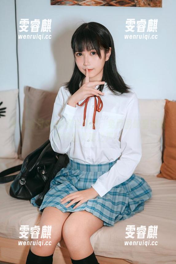 奔向逐月Su的汉森废墟：免费图册里滋滋作响的灵魂之声！