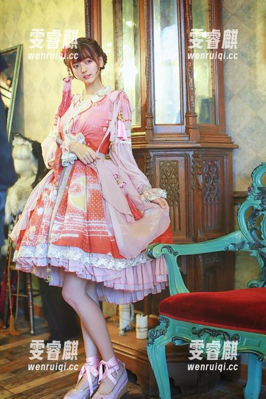 不得不说，陆卿卿kyokyo的修女风格，免费作品里藏着无数惊喜！