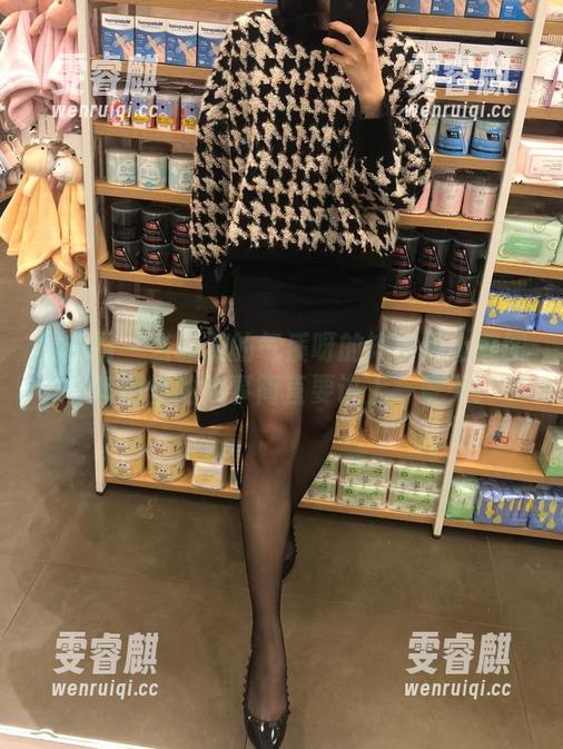 微密圈 - 当雅雅的气质呀的短裙遇上美图，套图里的故事简直要讲上一整天！