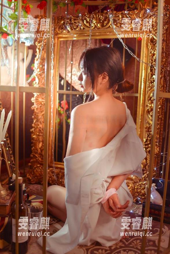 青水百合子：这科技魅魔的原图也太诱人了吧！免费下载来看看！