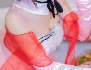 想要白色写真？来看看鳗鱼霏儿的图册，她把‘白’的定义推向新境界！
