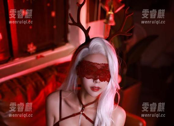 谁说黑白不出彩？“黑白御猫”女孩的美图资源炸裂了你的想象。